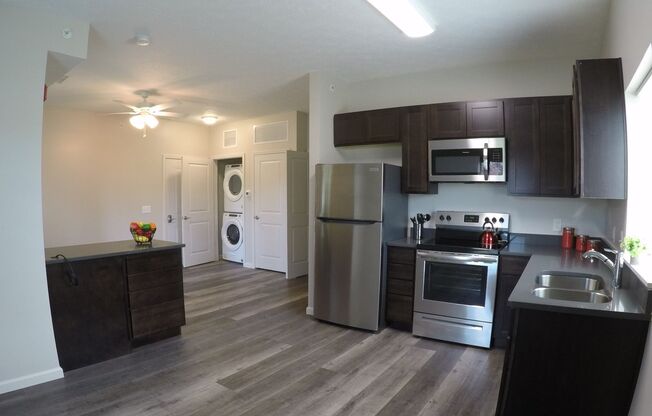 Studio, 1 bath, 469 sqft, $1,550