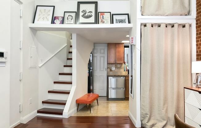 213 W 85 ST