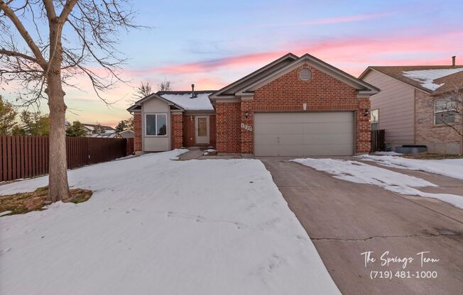 Great 5 Bedroom Rancher w/ A/C in Cheyenne Meadows