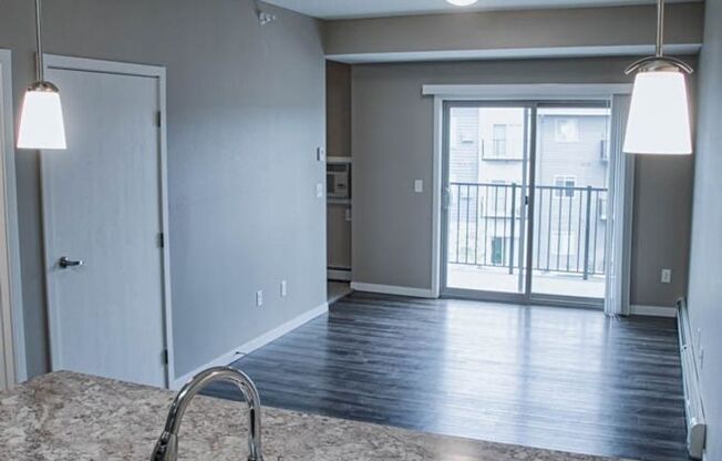 Studio, 1 bath, 627 sqft, $1,000, Unit 208