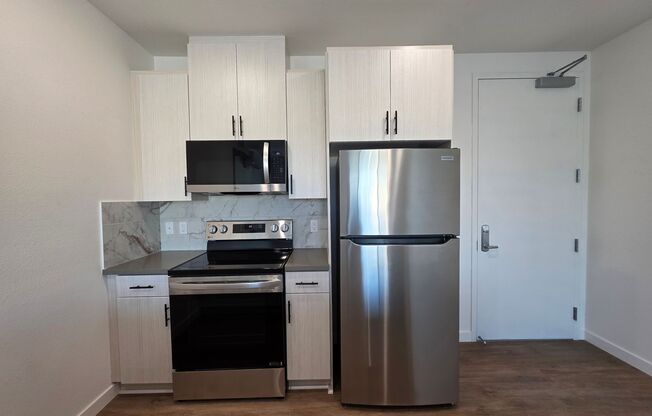 1 bed, 1 bath, 629 sqft, $2,450, Unit 2116-302