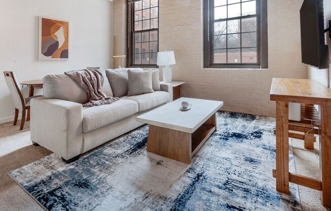 1 bed, 1 bath, 600 sqft, $1,599, Unit 210