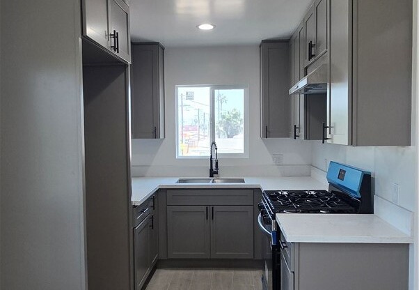835 E 92 ST