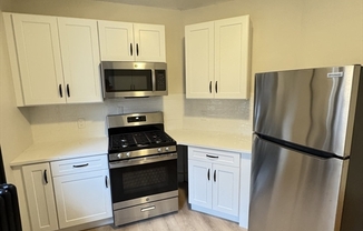 3 beds, 2 baths, 1,300 sqft, $3,900, Unit 2