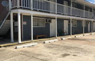 4527 Tigerland Ave.