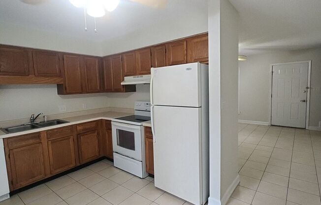 2 beds, 2.5 baths, $1,525, Unit # E