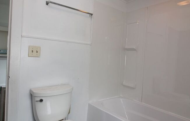 2 beds, 1 bath, $750