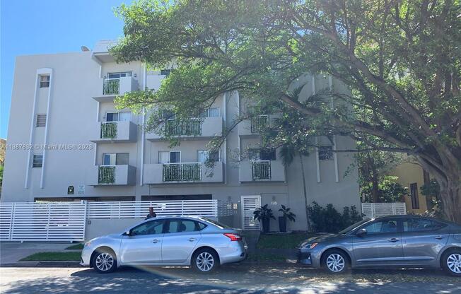 130 MENDOZA AVE