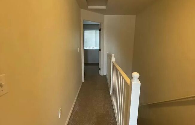 2 beds, 2.5 baths, 1,000 sqft, $2,000