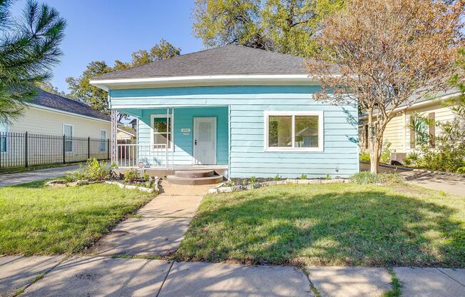 Newly Remodeled 2 Bed, 1 Bath Home near Historic Southside- 76110