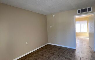 1 bed, 1 bath, $895, Unit 819