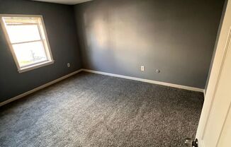 3 beds, 1 bath, $1,400, Unit 3