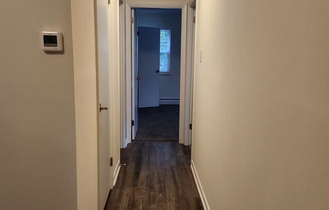 2 beds, 1 bath, 878 sqft, $1,305, Unit WY30002