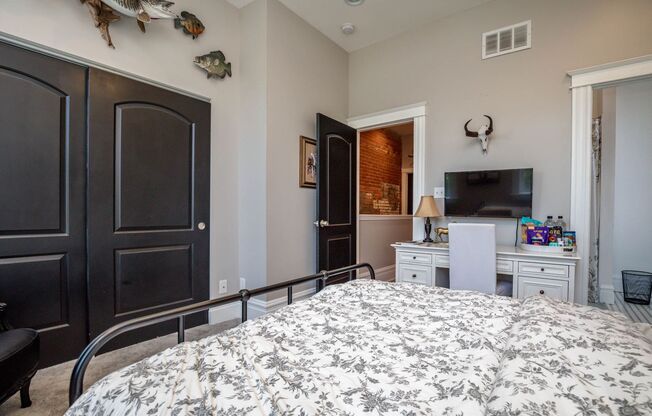 STUNNING Benton Park Townhome