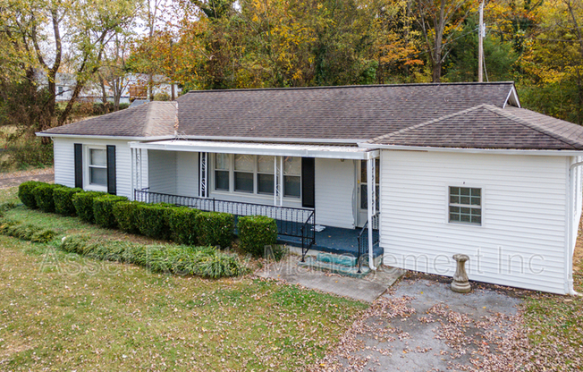 6520 JACKIE LN