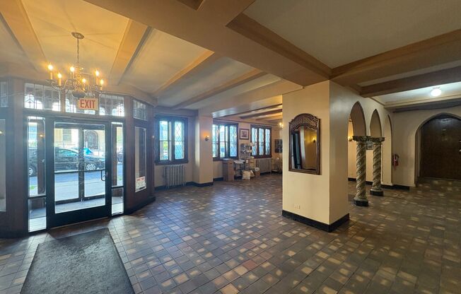 Studio, 1 bath, $1,095, Unit 107