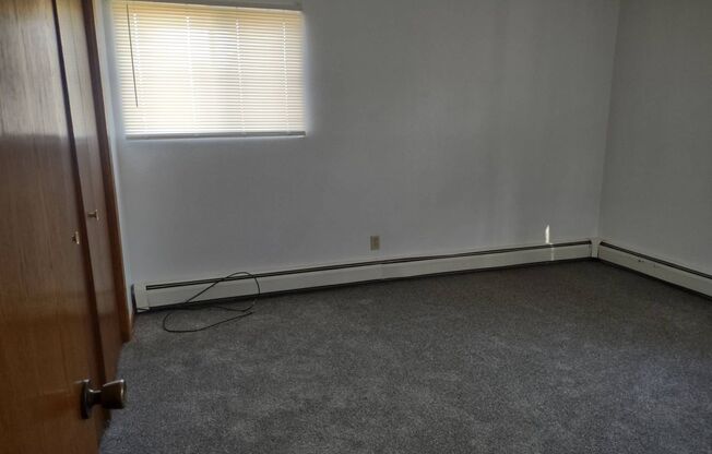 2 beds, 1 bath, 800 sqft, $905, Unit Apt 31