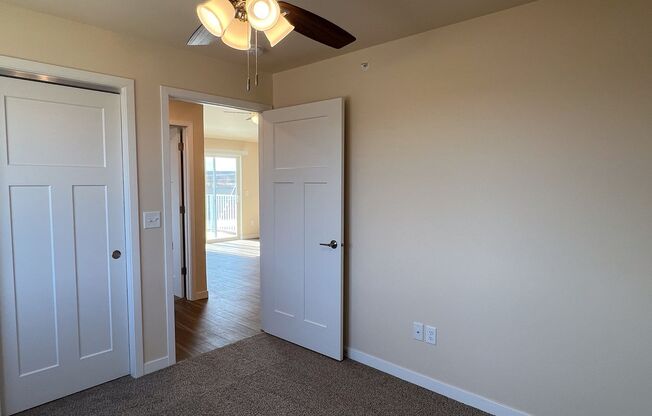 3 beds, 2 baths, 1,186 sqft, $1,540, Unit CH 1102-31