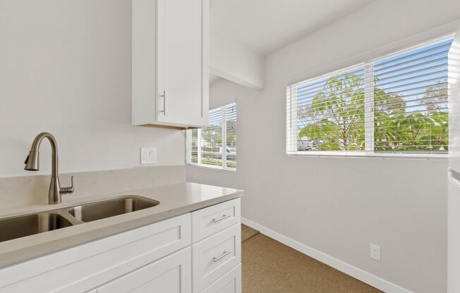 10900 Santa Monica Blvd, prime Westwood!