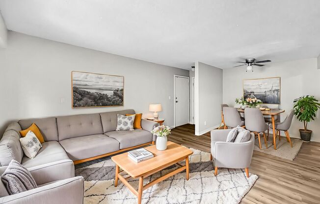 2 beds, 1 bath, 671 sqft, $895, Unit 3600-22