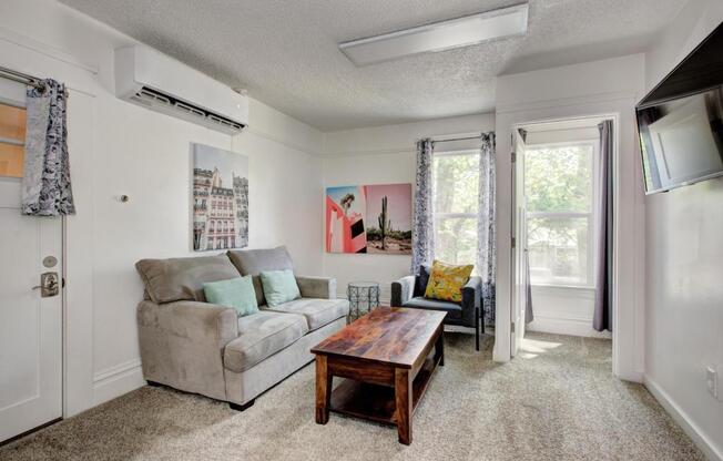 2 beds, 1 bath, $2,400