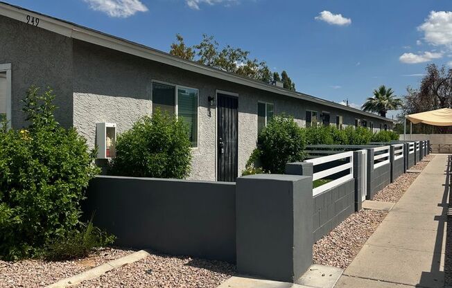 949 E. Roma Ave