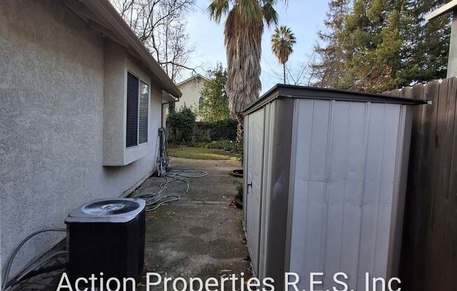 3 beds, 2 baths, $2,495