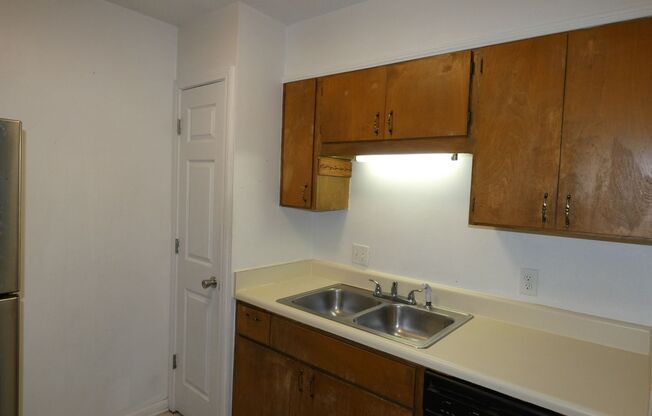 Great location 2bed/2bath townhouse