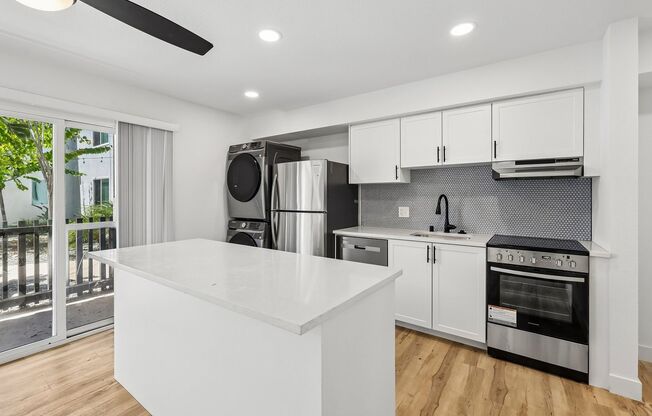 2 beds, 1 bath, 650 sqft, $2,695, Unit 5