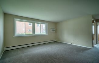 2 beds, 1 bath, $975, Unit 5-A