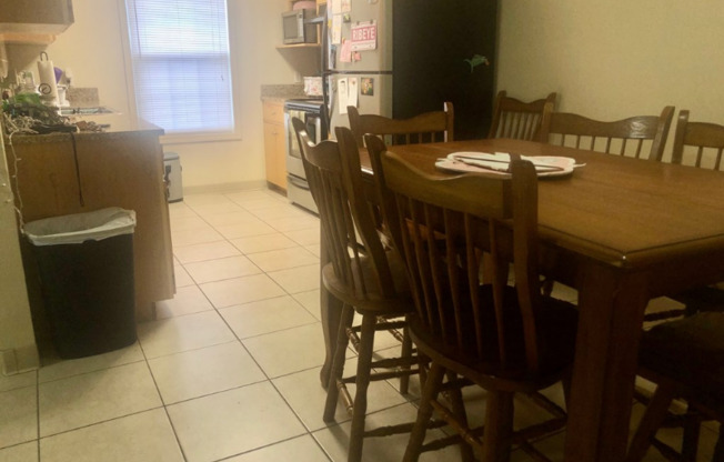 1 TAYLOR PL