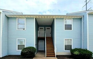 Charming Top-Floor Condo in the Heart of Virginia Beach