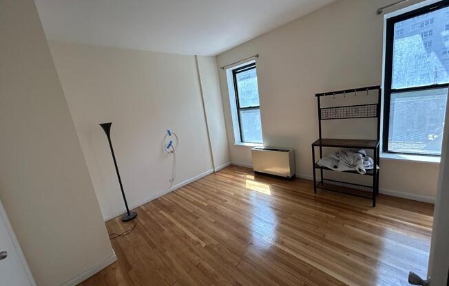 Studio, 1 bath, $2,600, Unit 5G