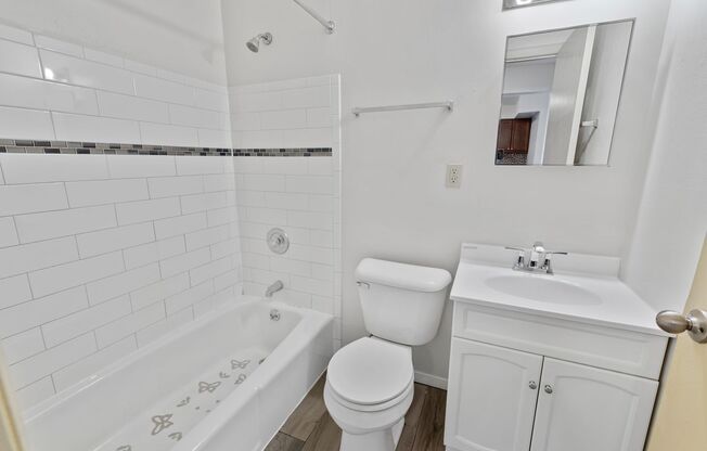 1 bed, 1 bath, 580 sqft, $950, Unit 211