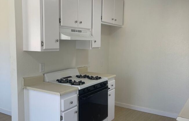 2 beds, 1 bath, $1,995