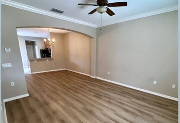 3/2 with loft Windermere Town home in Summerport! 2 car garage! AVALIABLE March 15, 2024!