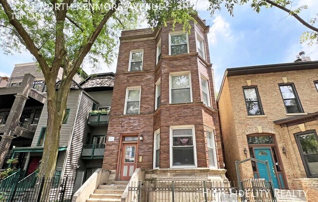 3221 North Kenmore Avenue