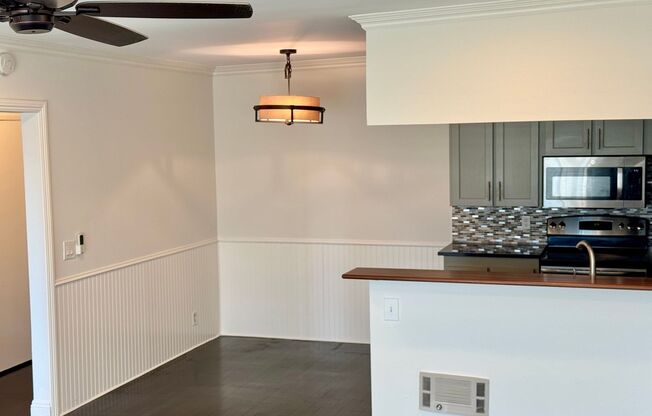 Top Floor 1 bedroom apartment Hermosa Beach