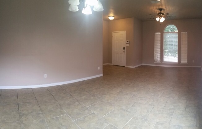 Spacious 4 Bedroom in Keller