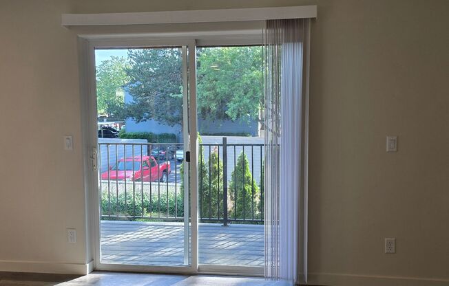 3 beds, 2 baths, 1,075 sqft, $2,050, Unit 213