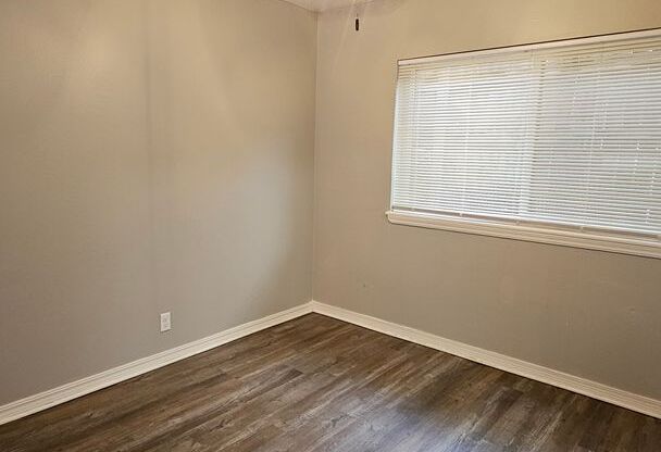 2 beds, 2 baths, 925 sqft, $1,300, Unit 119