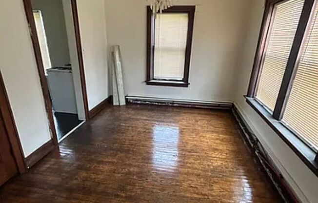 1BR Apartments – Heat, Stove & Fridge Included | 3812 W. Villard Ave
