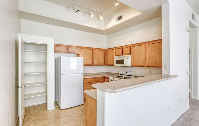 2 beds, 2 baths, $1,550, Unit # 201