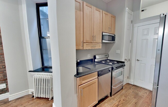 246 MOTT ST
