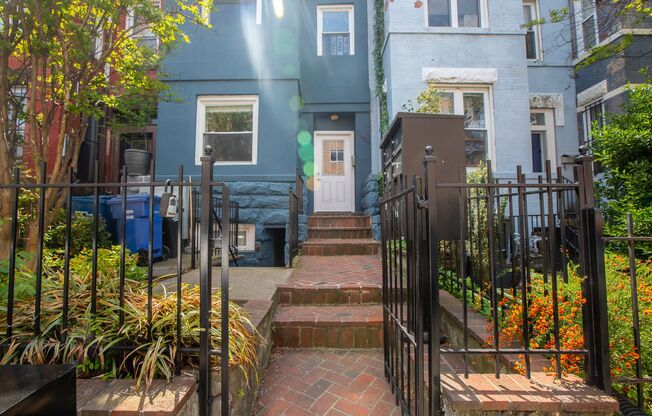 Sunny 2 BR/2 BA Condo in Columbia Heights!