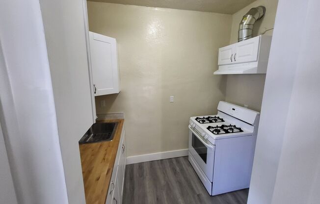 1 bed, 1 bath, 400 sqft, $1,900, Unit 01