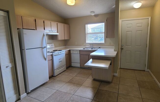 2 beds, 2 baths, $1,550