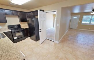 2 beds, 1 bath, 850 sqft, $1,250, Unit 5385 W CLEVENGER DR