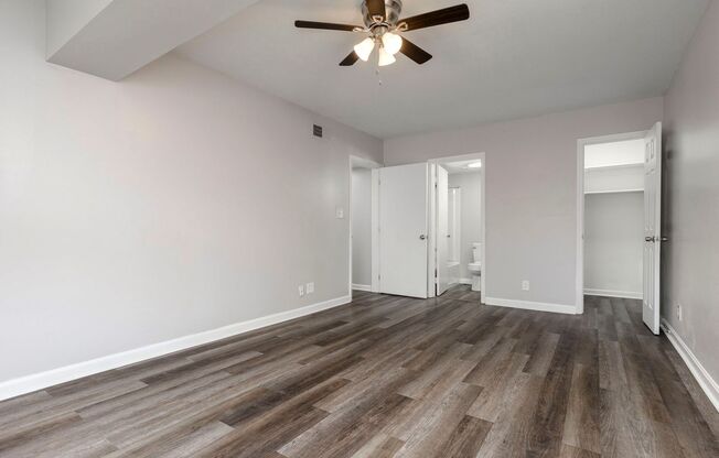 2 beds, 2 baths, 900 sqft, $1,050, Unit 303