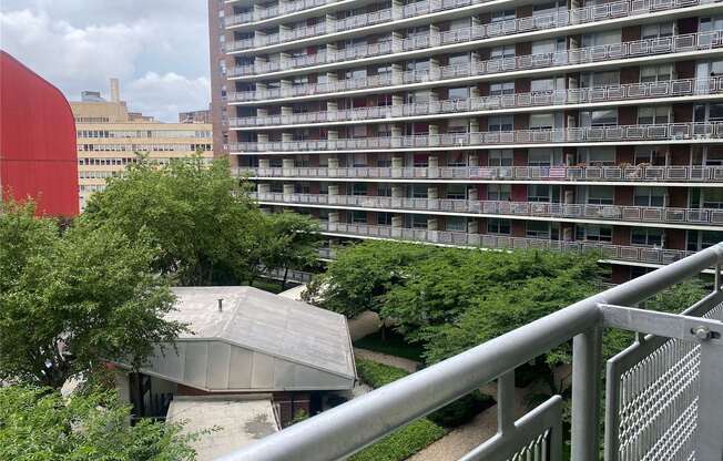 61 25 97 ST